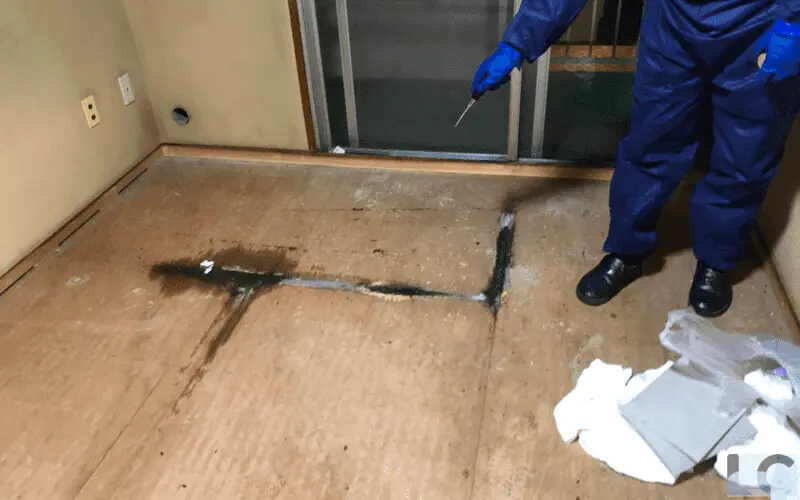 リフォーム業者の現場作業員への病原体感染の予防とコロナ対策のためにも丁寧に除去します。