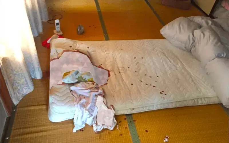 布団に少量の鮮血